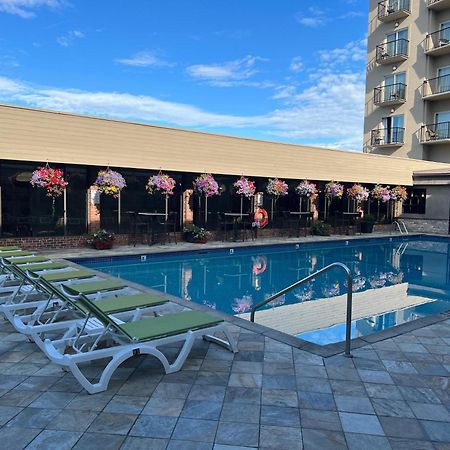 Coast Capri Hotel Келоуна Екстер'єр фото