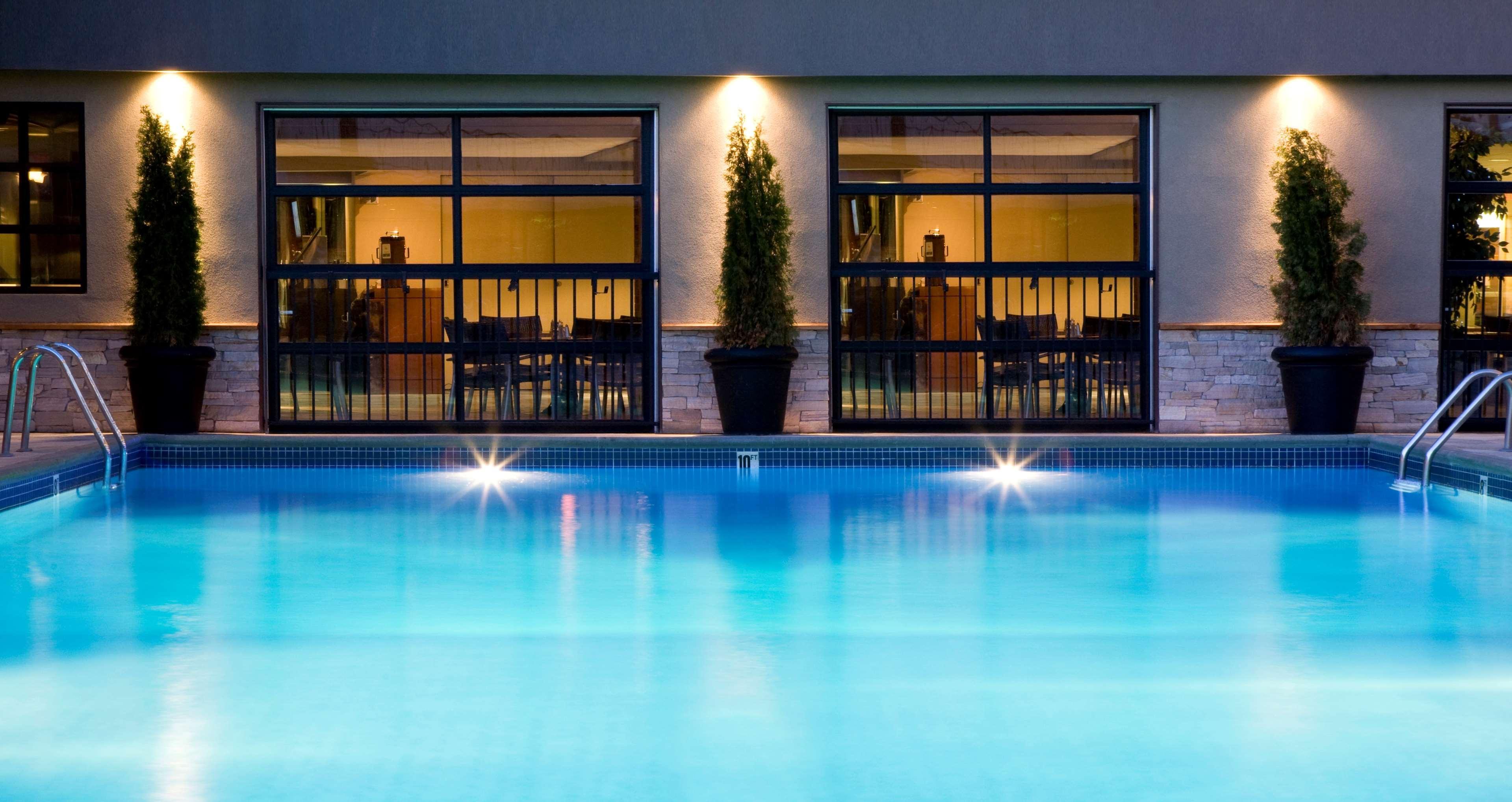 Coast Capri Hotel Келоуна Екстер'єр фото