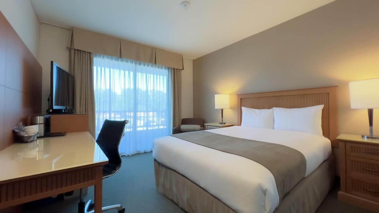 Coast Capri Hotel Келоуна Екстер'єр фото