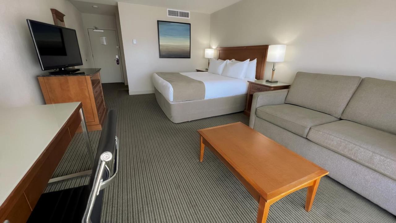 Coast Capri Hotel Келоуна Екстер'єр фото