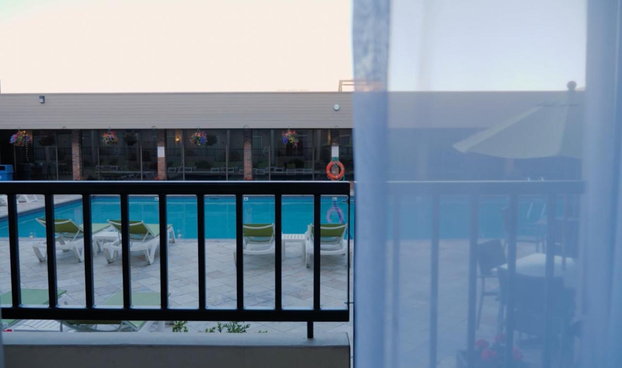 Coast Capri Hotel Келоуна Екстер'єр фото