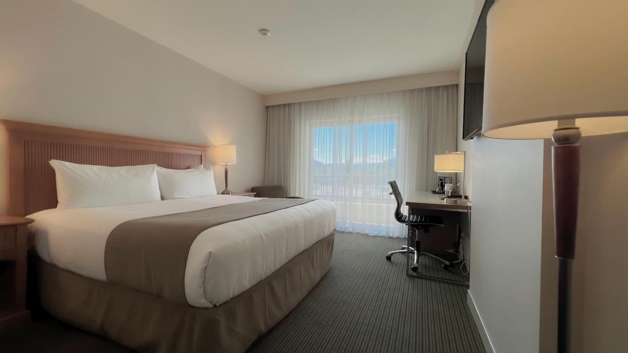 Coast Capri Hotel Келоуна Екстер'єр фото