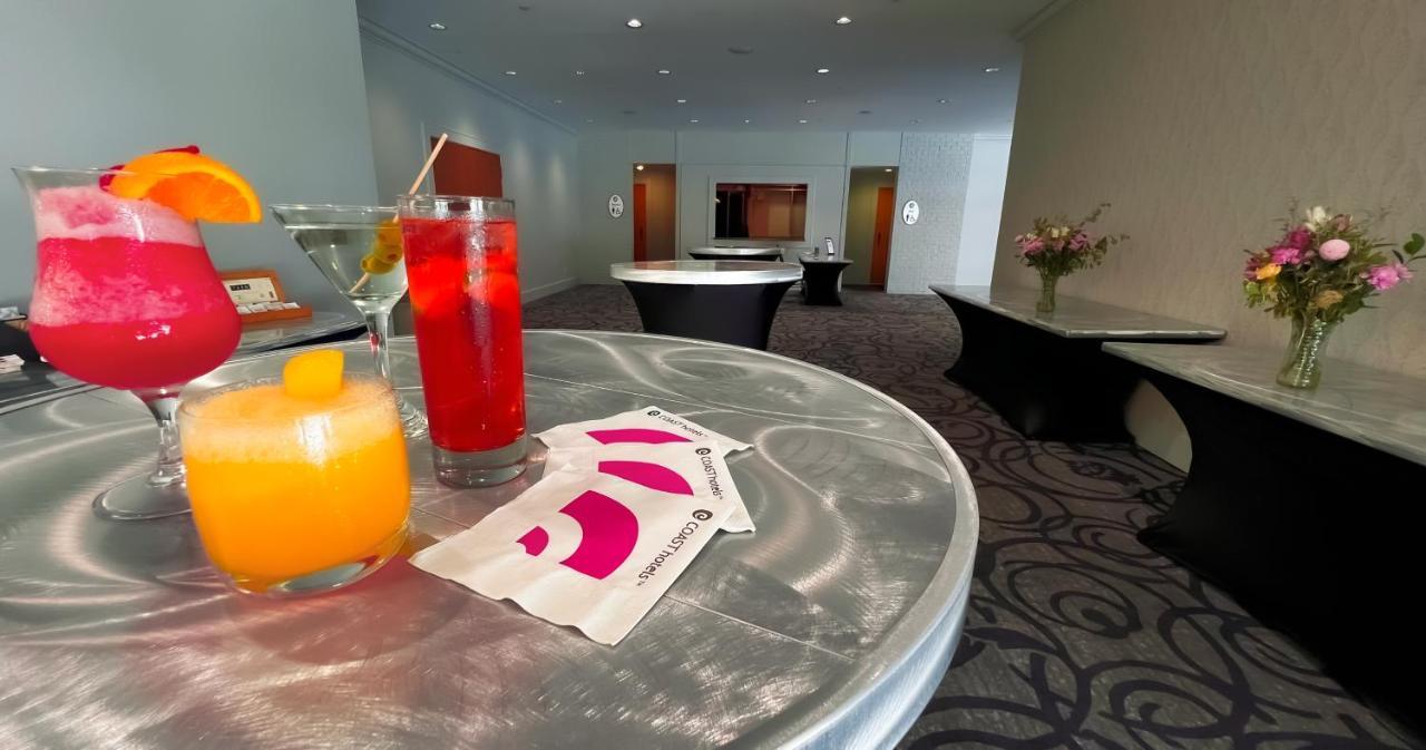 Coast Capri Hotel Келоуна Екстер'єр фото